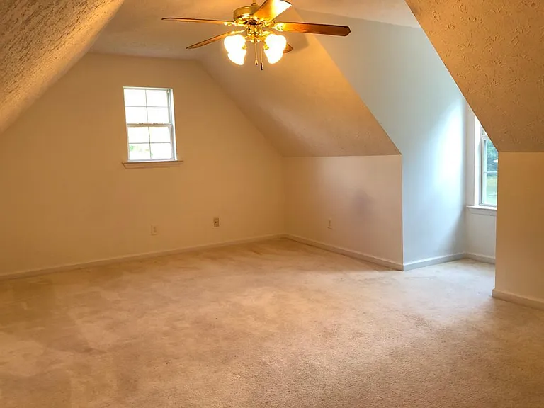250 Dillion Dr — Photo 22