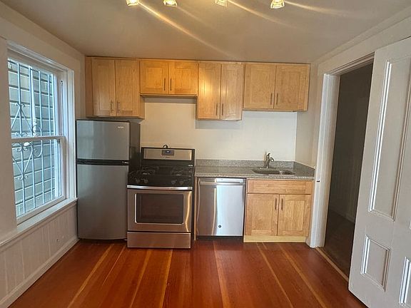 3rd image of 362 Noe St APT 7