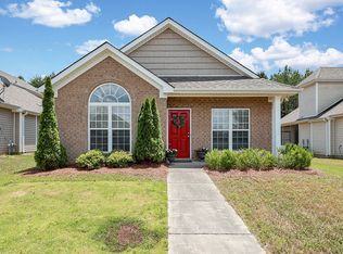 1232 Village Trl, Calera, AL 35040
