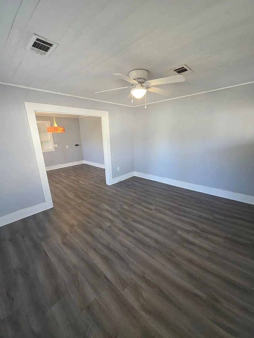 418 East L St — Photo 4