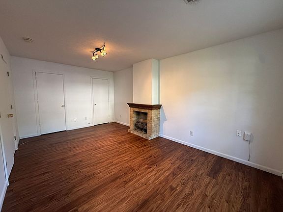 3rd image of 1439 S Pickwick Ave