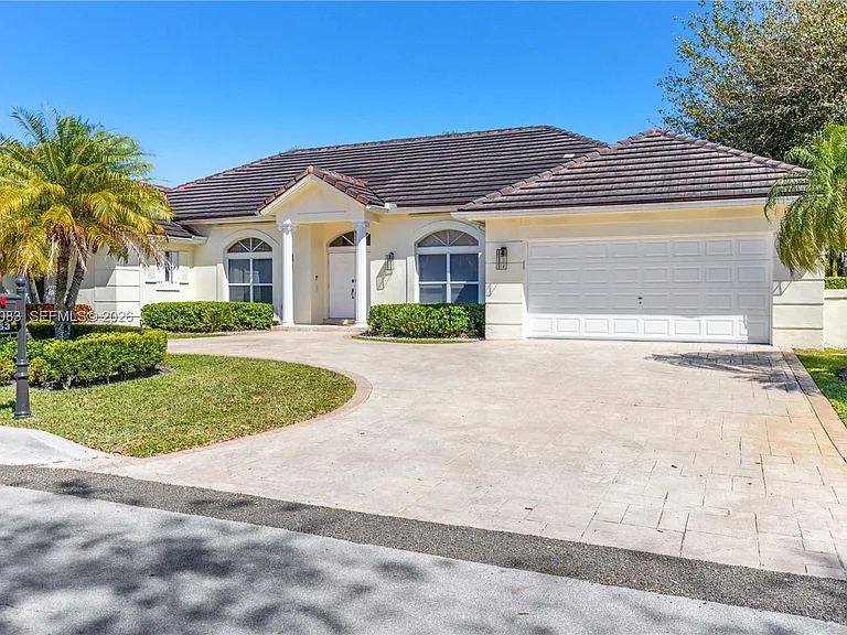 5253 NW 94th Doral Pl #5253 — Photo 2