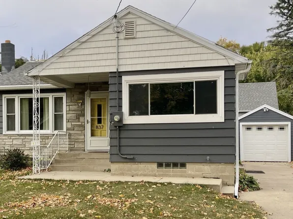 837 9th St NW, Rochester, MN 55901