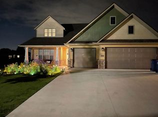 2403 SE 18th St, Bentonville, AR 72712