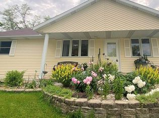 311 N Parkway Dr, Pekin, IL 61554