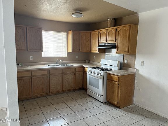 3rd image of 8903 Padilla Dr APT A