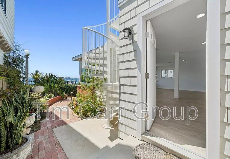112 S Bayfront — Photo 11