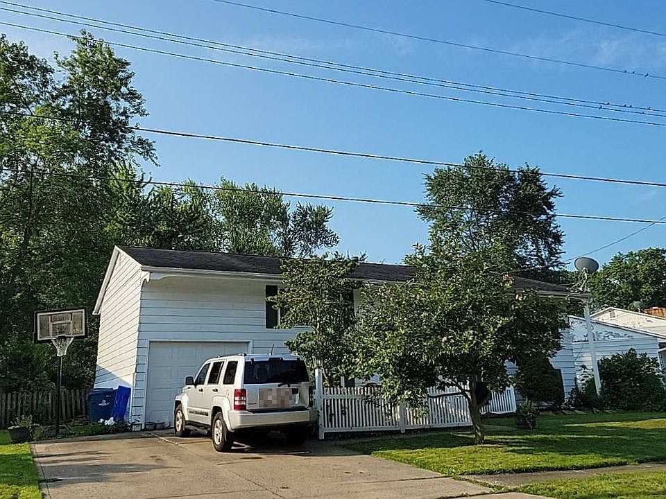 1st image of 4749 Hollyview Dr