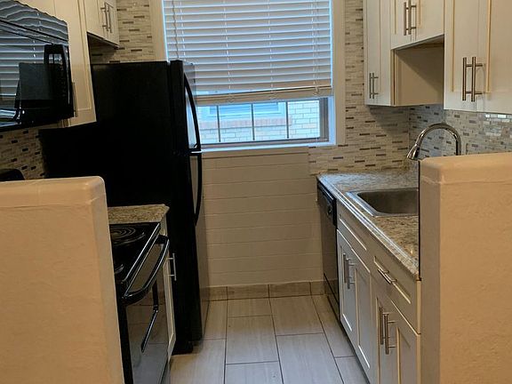 4th image of 6304-6306 Bancroft Ave