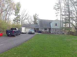 8490 Starwood Dr, Fenton, MI 48430