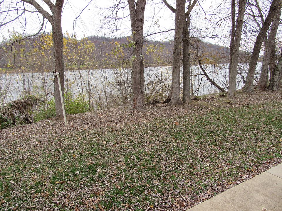 1st image of 810 Murphys Ln