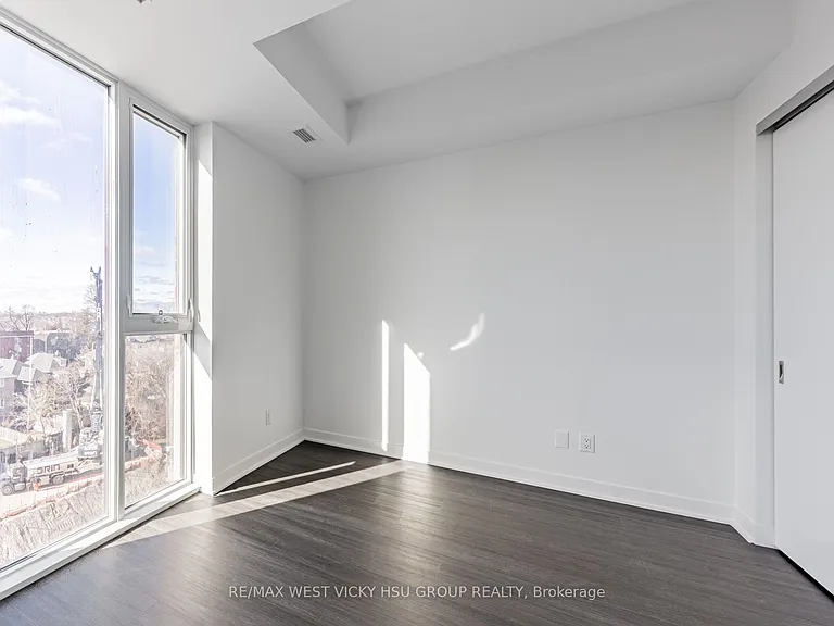 185 Alberta Ave #810 — Photo 16