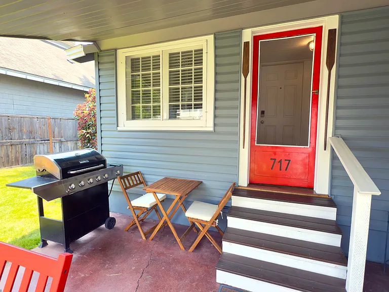 717 E Lakeside Ave — Photo 30