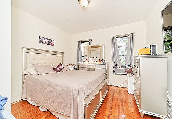 3rd image of 520 W 156th St APT 42