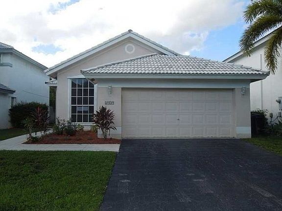 4th image of 6917 NW 27th Ct