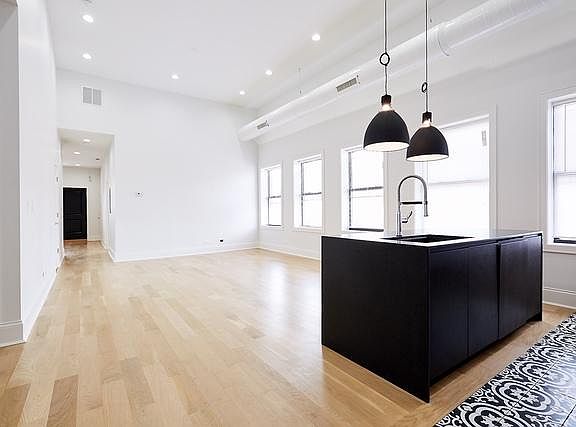 5th image of 3433 W Fullerton Ave #2