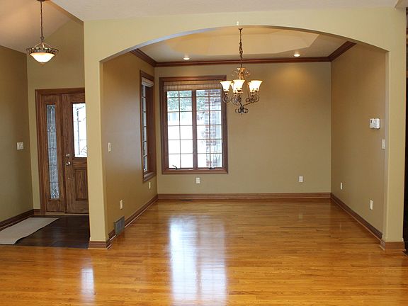 3rd image of 1028 Emerald Pines Dr