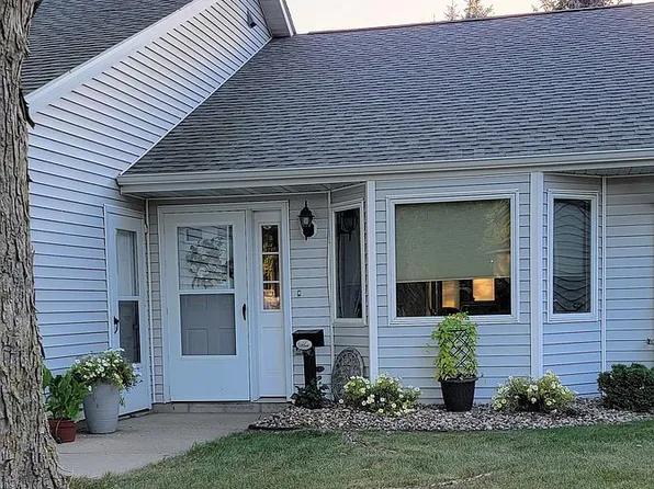 282 4th Ave SW, Blooming Prairie, MN 55917