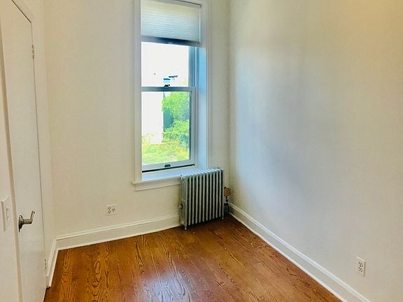 4th image of 401 Smith St APT 4F