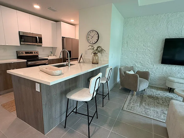 2526 Pierce St #4 — Photo 6