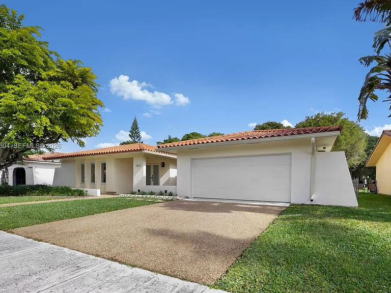 2045 SW 125th Ct — Photo 3