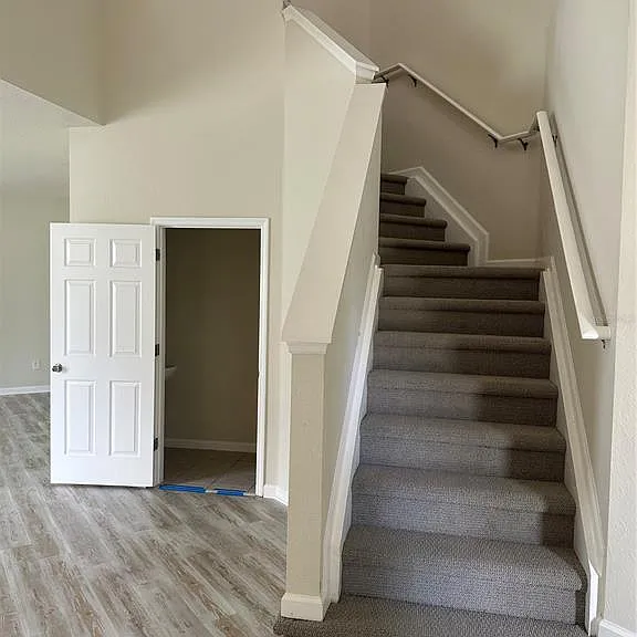 5097 SW 40th Pl — Photo 3