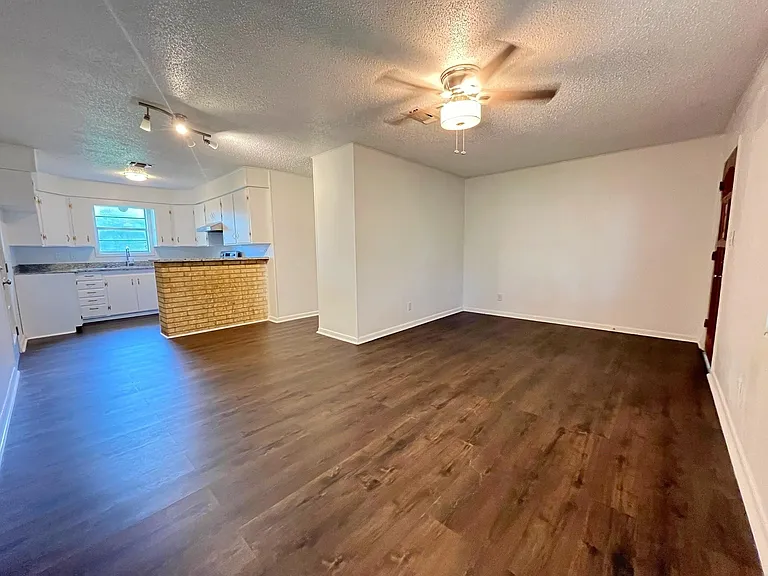409 La Bradford Dr — Photo 6
