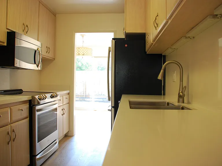 71 Prince Royal Dr — Photo 7