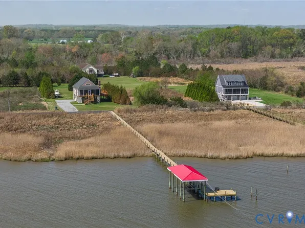 711 Fort Lowry Ln, Dunnsville, VA 22454