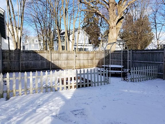 2nd image of 62 Fair St