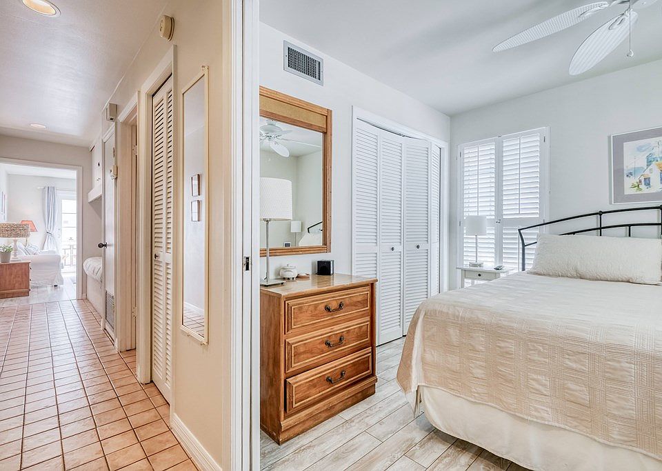 550 1st St Cedar Key FL Zillow