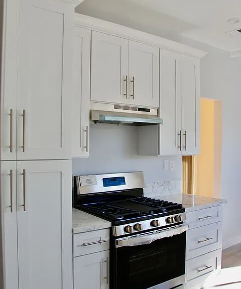 1239 S Hudson Ave — Photo 7