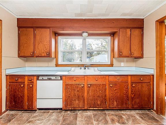 5th image of 1704 Thomas Blvd