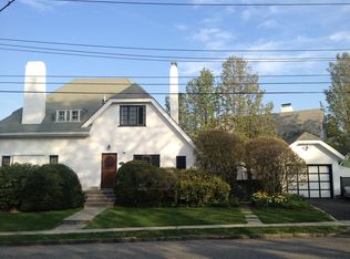 108 Hickory Grove Dr W, Larchmont, NY 10538