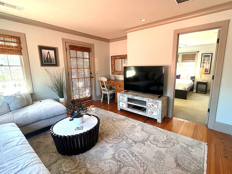 382 Race St #B — Photo 7