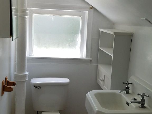 2nd image of 1313 Lexington Ave
