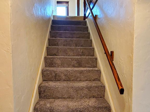 5th image of 526 Banfield Ave