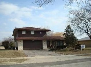 3214 Brookmeade Dr, Rolling Meadows, IL 60008