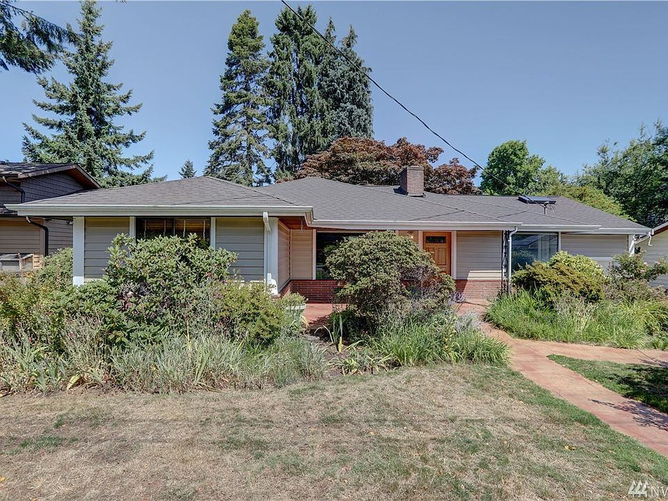 Newer siding and the roof is practically new - only five years old!