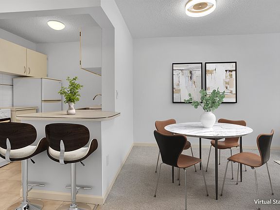 4th image of 150 E 15th St #303