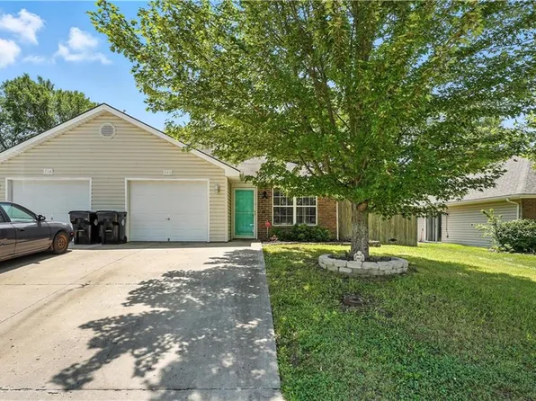 714 Faith Ln, Pleasant Hill, MO 64080