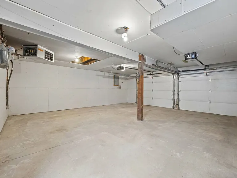1 GARAGE PARKING AVAILABLE