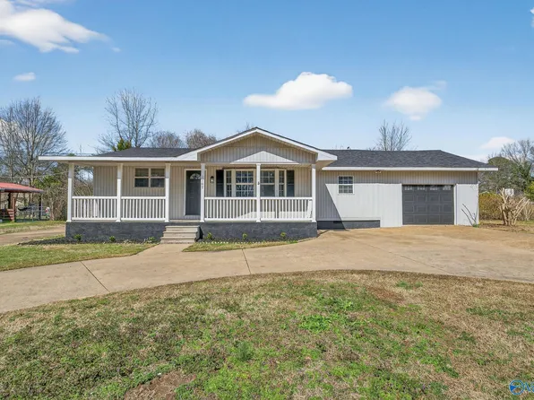 1107 Nelson Rd, Albertville, AL 35950