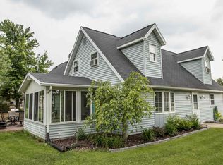 9798 N Marine Key Dr, Syracuse, IN 46567