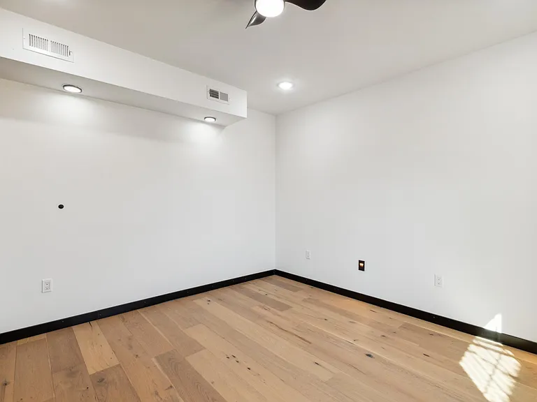 212 Church St #14 — Photo 7