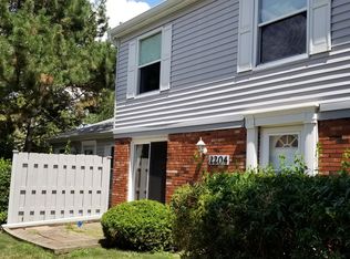 2204 Brittany Ct, Schaumburg, IL 60194