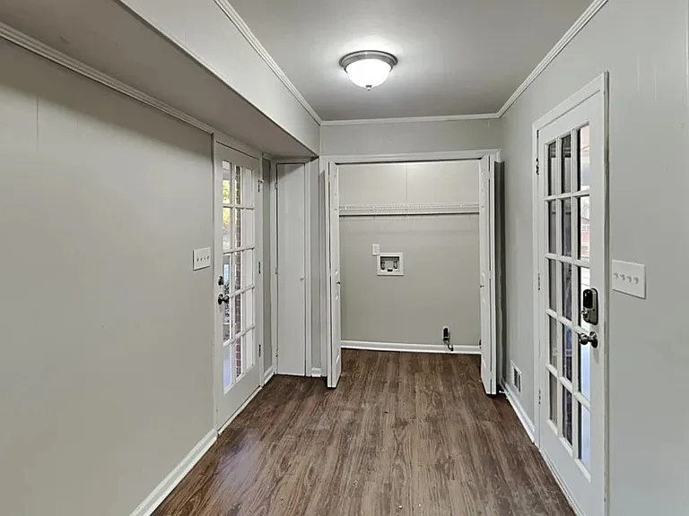 3660 Scarlet Dr — Photo 3