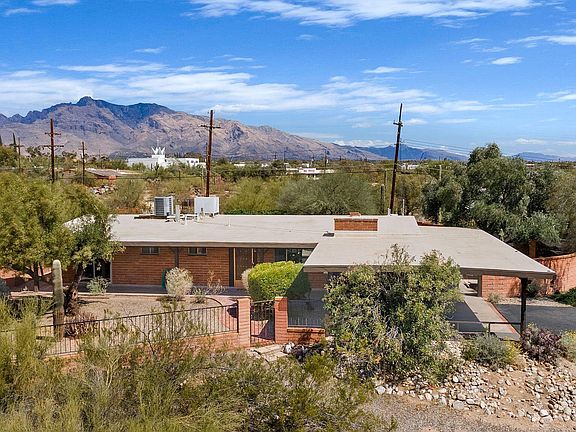 4th image of 5530 N Bonita Pl