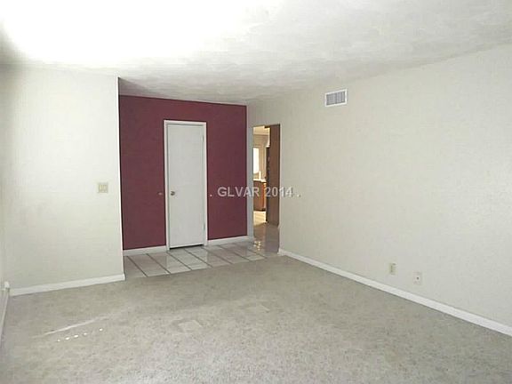 4th image of 4226 Aspen St