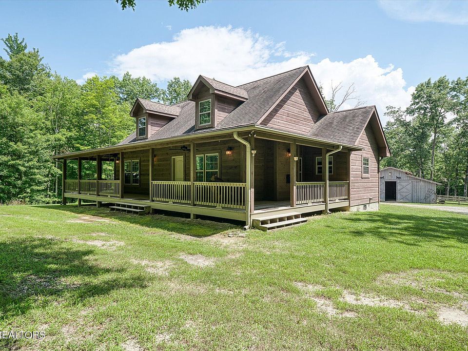 1st image of 424 Wilderness Ln